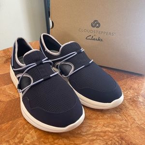 NIB Clarks | Dark Navy Ezera Skip Sneaker ZL840